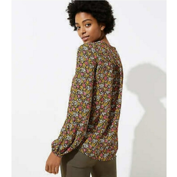 LOFT Wildflower Split Neck Blouse Size Small - Picture 4 of 5